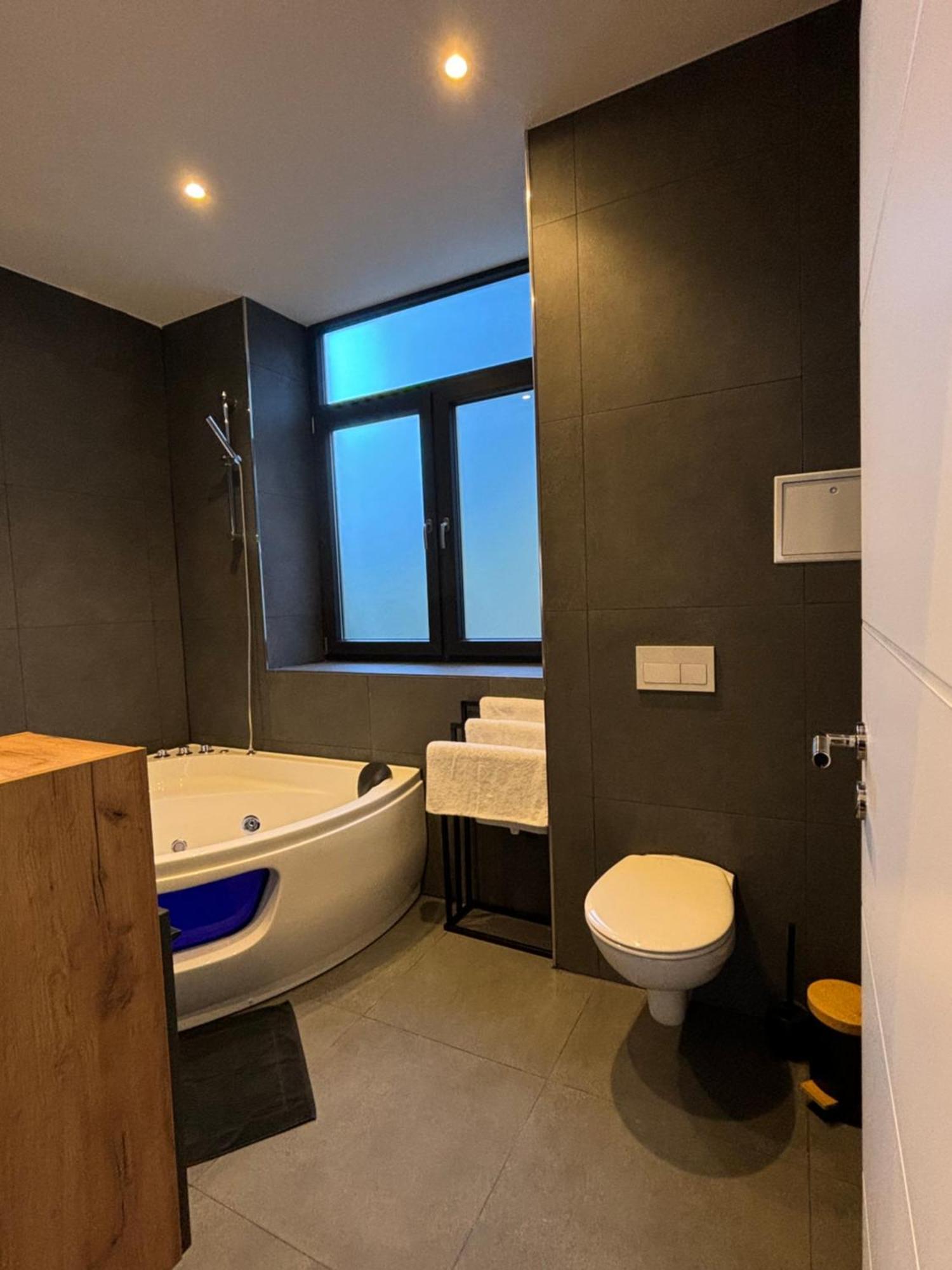 Luxus Mit Whirlpool In